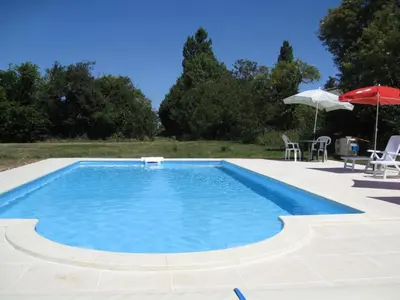 Piscine de l'établissement La Grange ou située à proximité