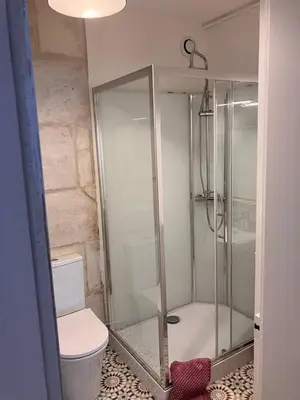 Salle de bains dans l'établissement residence pasteur - Hermione
