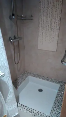 Salle de bains dans l'établissement Maisonnette Mimi