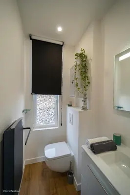 Salle de bains dans l'établissement L'île de la Brèche