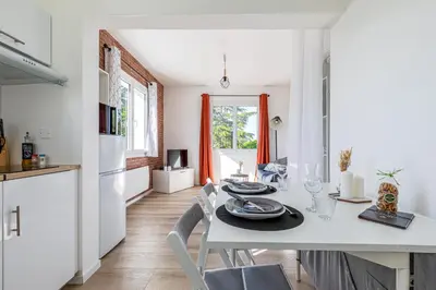 Cuisine ou kitchenette dans l'établissement A1 SWEET HOMES Angouleme l Secteur Sillac l Parking gratuit - Animaux acceptés