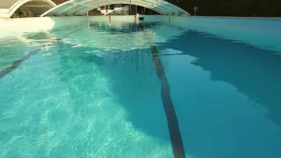 Piscine de l'établissement Maison la grande serre ou située à proximité
