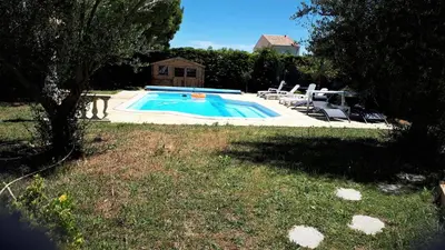 Piscine de l'établissement Gîte 3 étoiles 300m plage piscine privée grand jardin ou située à proximité