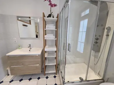 Salle de bains dans l'établissement Résidence Austerlitz centre Angouleme