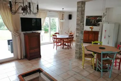 Cuisine ou kitchenette dans l'établissement Maison 8 personnes à 10 mn Futuroscope