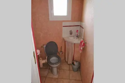 Salle de bains dans l'établissement Maison 8 personnes à 10 mn Futuroscope