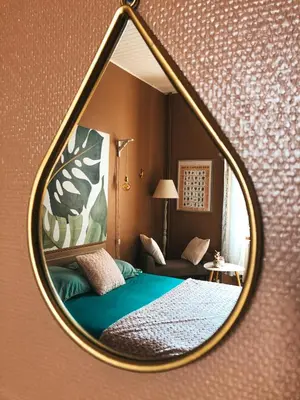 Un ou plusieurs lits dans un hébergement de l'établissement chambre salle de bain partagée