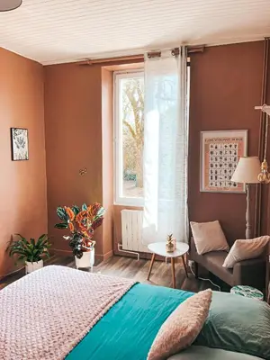 Un ou plusieurs lits dans un hébergement de l'établissement chambre salle de bain partagée