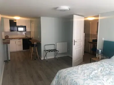 Cuisine ou kitchenette dans l'établissement BlanzayAprtment 1bed Pool Bbq Wifi FreeP