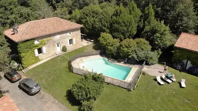 Piscine de l'établissement La Grenouille ou située à proximité