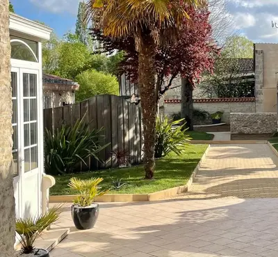 Jardin de l'établissement Domaine de l'Angélique - Loft avec SPA privatif - Marais poitevin entre Niort et La Rochelle