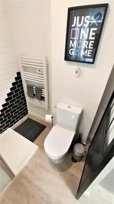 Salle de bains dans l'établissement Home&Work 101 - HYPERCENTRE - Parking à proximité