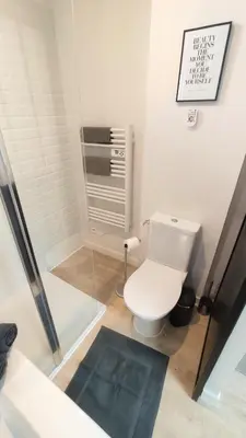 Salle de bains dans l'établissement Home&Work 201 - HYPERCENTRE - fibre et parking a proximité