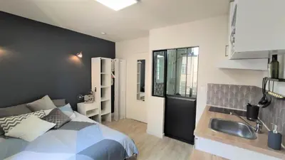 Cuisine ou kitchenette dans l'établissement Home&Work 201 - HYPERCENTRE - fibre et parking a proximité
