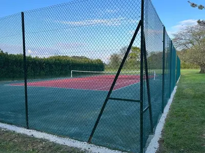 Tennis ou squash au sein de la maison de vacances ou à proximité