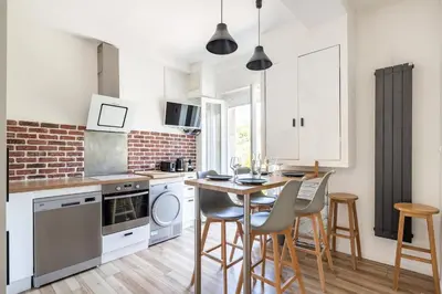 Cuisine ou kitchenette dans l'établissement Superbe appartement dans le centre historique