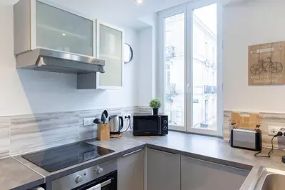 Cuisine ou kitchenette dans l'établissement Le RI-BELLOT de 1 à 4 pers - Lit King Size