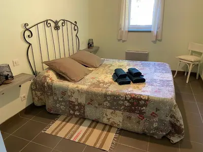 Un ou plusieurs lits dans un hébergement de l'établissement Gîte de charme avec terrasse et activités familiales à Payré, près de Fontenay-le-Comte - FR-1-426-170