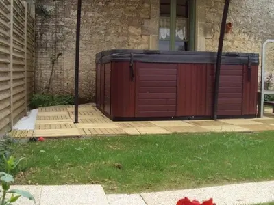Jardin de l'établissement Maison rénovée avec jardin, SPA, vélos près des commerces - Animaux acceptés - FR-1-426-291