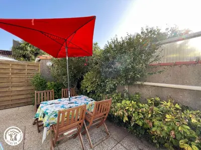 Jardin de l'établissement Maison Authentique avec Cour Privée, Wifi et Proximité Activités – Thiré, Vendée - FR-1-426-396