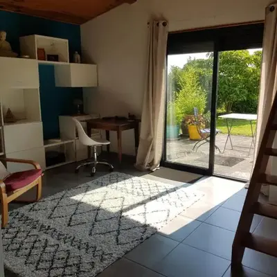 Chambre avec salle de bains privative