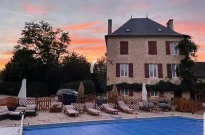 Piscine de l'établissement 2Bed Gite Sleeps 6 - Pool Hot Tub Parking ou située à proximité
