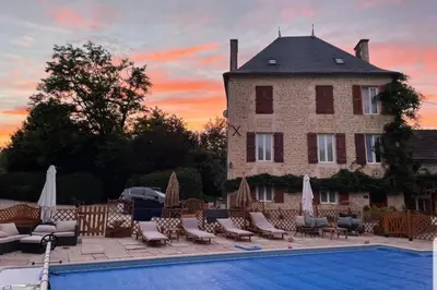 Piscine de l'établissement 2Bed Gite Sleeps 6 - Pool Hot Tub Parking ou située à proximité