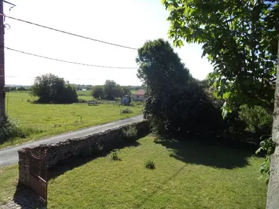 Jardin de l'établissement Traditional Charentais cottage in countryside 25 minutes from Royan