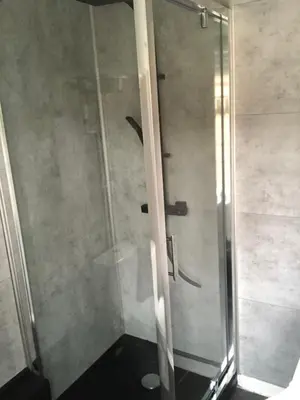 Salle de bains dans l'établissement L’été de Mélusine