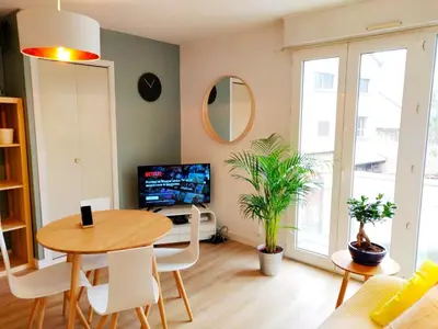 Télévision ou salle de divertissement dans l'établissement Le 14 - Style Scandinave with Parking