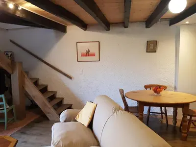Coin salon dans l'établissement Bay Cottage Gite, Busserolles.