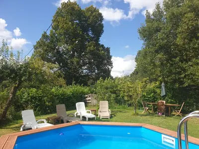 Piscine de l'établissement Bay Cottage Gite, Busserolles. ou située à proximité