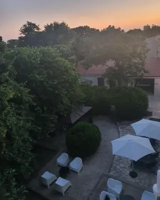 Jardin de l'établissement Maison Laurenza La grande suite 1760