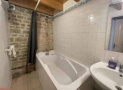 Salle de bains dans l'établissement Hercules, Les Constellations