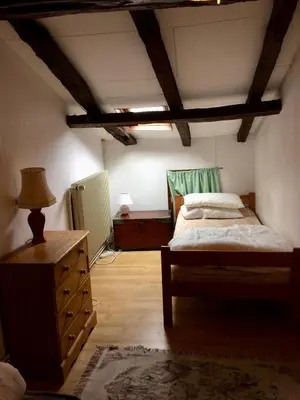Un ou plusieurs lits dans un hébergement de l'établissement Chatain - Cottage - Sleeps 5 - Pool - Garden