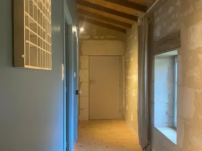 Plan de l'établissement Grande maison rénovée, piscine, 4 chambres, vaste terrain, près piste cyclable et pêche, Wi-Fi inclus - FR-1-426-408