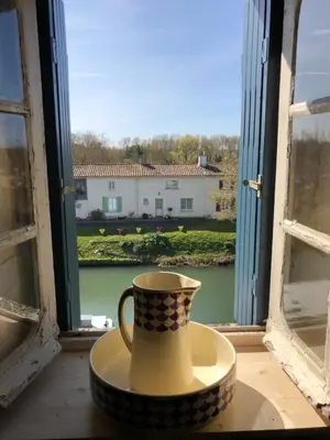 Vue sur la rivière ou le fleuve situé(e) à proximité de la maison d'hôtes