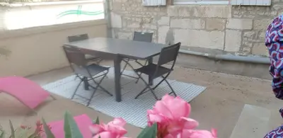 Terrasse ou espace extérieur de l'établissement La maison de Louise
