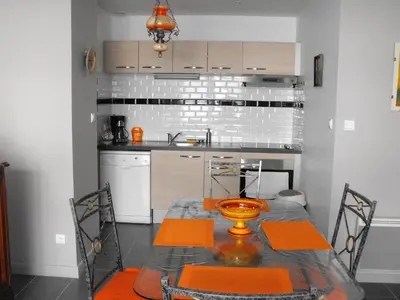 Cuisine ou kitchenette dans l'établissement Superbe T2 Lafayette