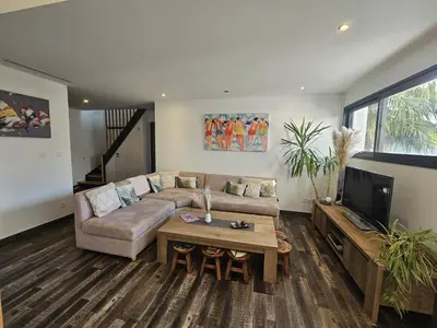 Coin salon dans l'établissement Le Clos des Prés Carrés - La Maline - Piscine chauffée et salle de jeux