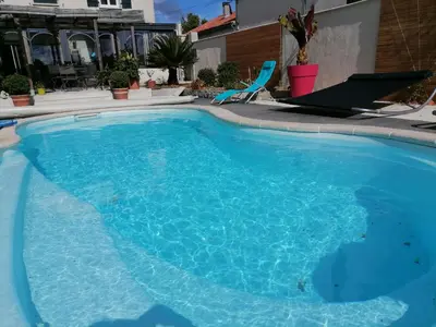 Piscine de l'établissement La croix landolle ou située à proximité