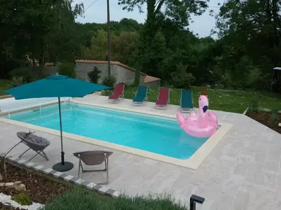 Piscine de l'établissement La Salamandre ou située à proximité