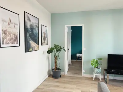 Télévision ou salle de divertissement dans l'établissement T2 Moderne au Cœur Poitiers