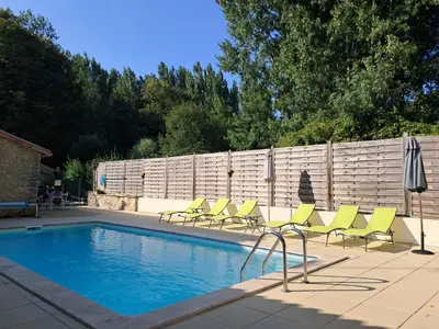Piscine de l'établissement LA LAUJÈRE IVIE - Gîte & Piscine privative ou située à proximité