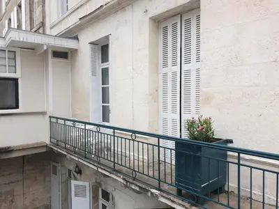 Balcon ou terrasse dans l'établissement Meublés de l'Arsenal cœur de ville !