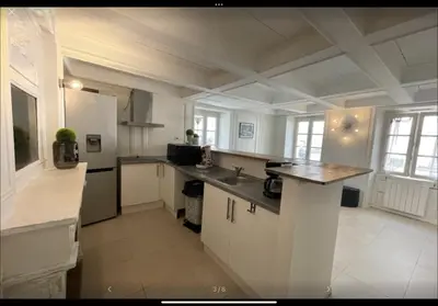 Cuisine ou kitchenette dans l'établissement Appartement plein centre de la ROCHELLE