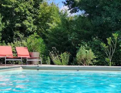 Piscine de l'établissement Le Bataclan ou située à proximité