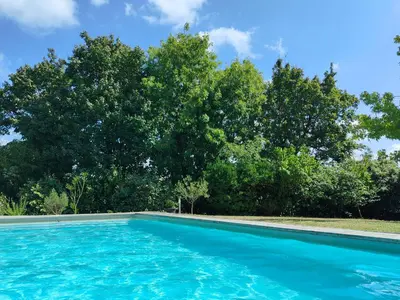 Piscine de l'établissement Le Bataclan ou située à proximité