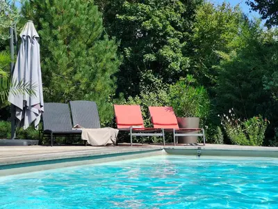 Piscine de l'établissement Le Bataclan ou située à proximité