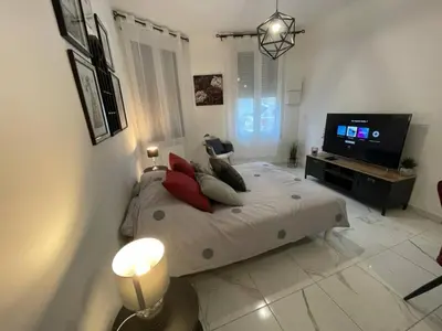 Télévision ou salle de divertissement dans l'établissement Le Dolce Vita - Centre historique, proche toutes commodités, stationnement aisé, Wifi-Netflix